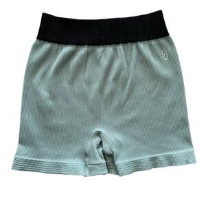 FREE PEOPLE MOVEMENT HAPPINESS RUNS SEAMLESS GREEN SPECKLED SHORTS SIZE M/L